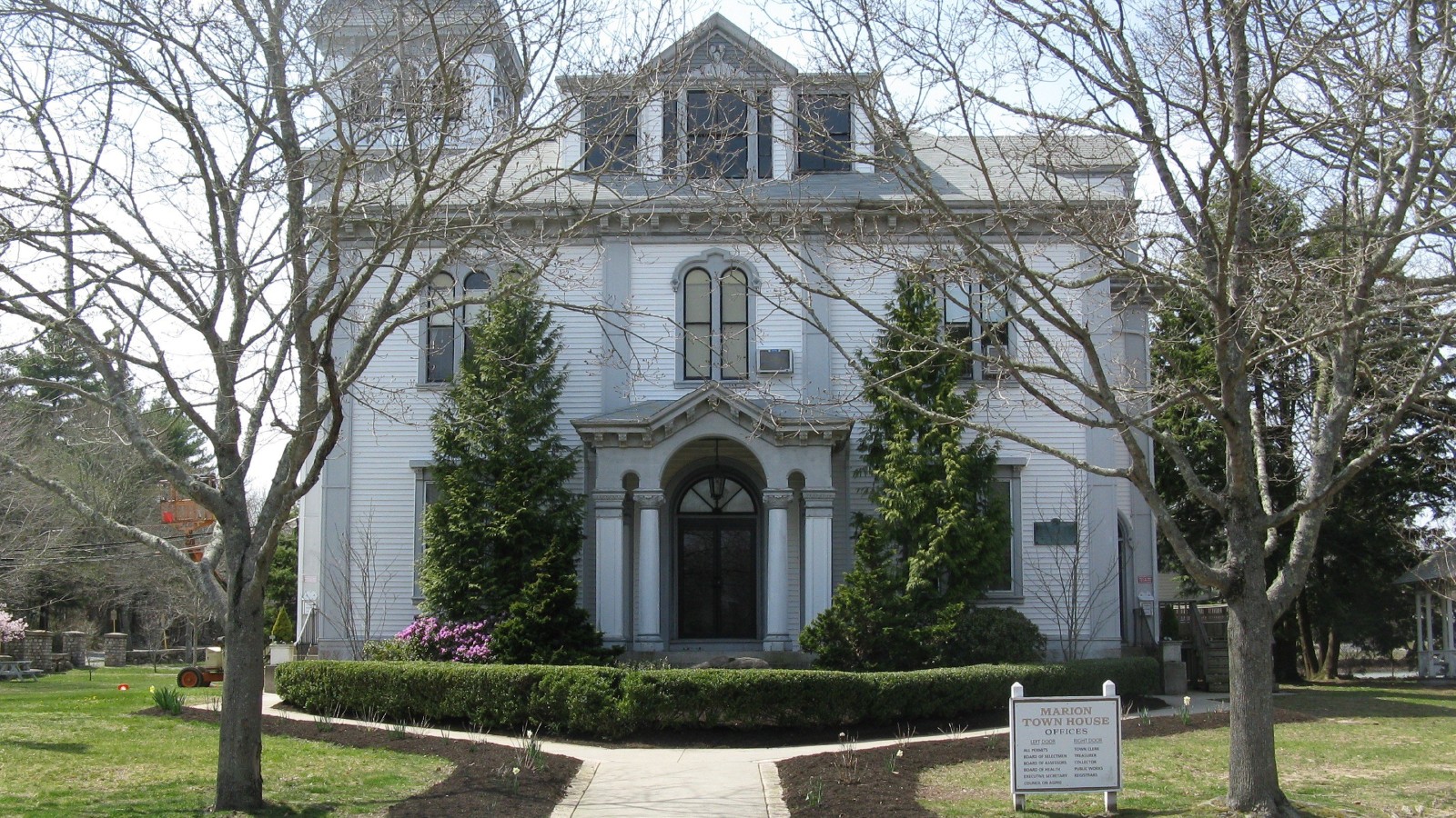 The Marion Town House at 2 Spring St., where the Select Board meets.